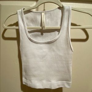 Aritzia babaton sculpt square neck tank